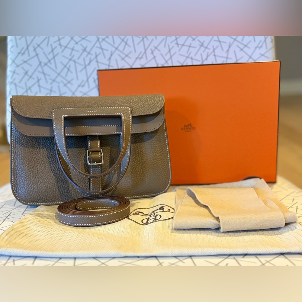 SOLD  Hermès Halzan 25 in Etoupe Clemence